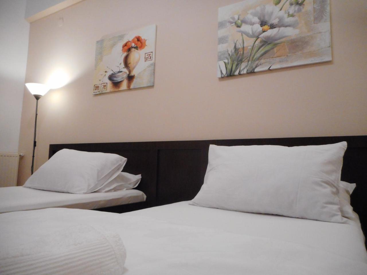 Hotel Holiday Victoria วิกตอเรีย ภายนอก รูปภาพ