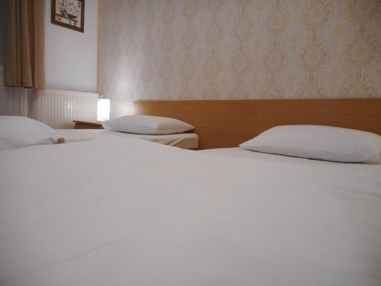 Hotel Holiday Victoria วิกตอเรีย ภายนอก รูปภาพ