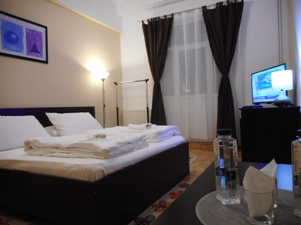 Hotel Holiday Victoria วิกตอเรีย ภายนอก รูปภาพ