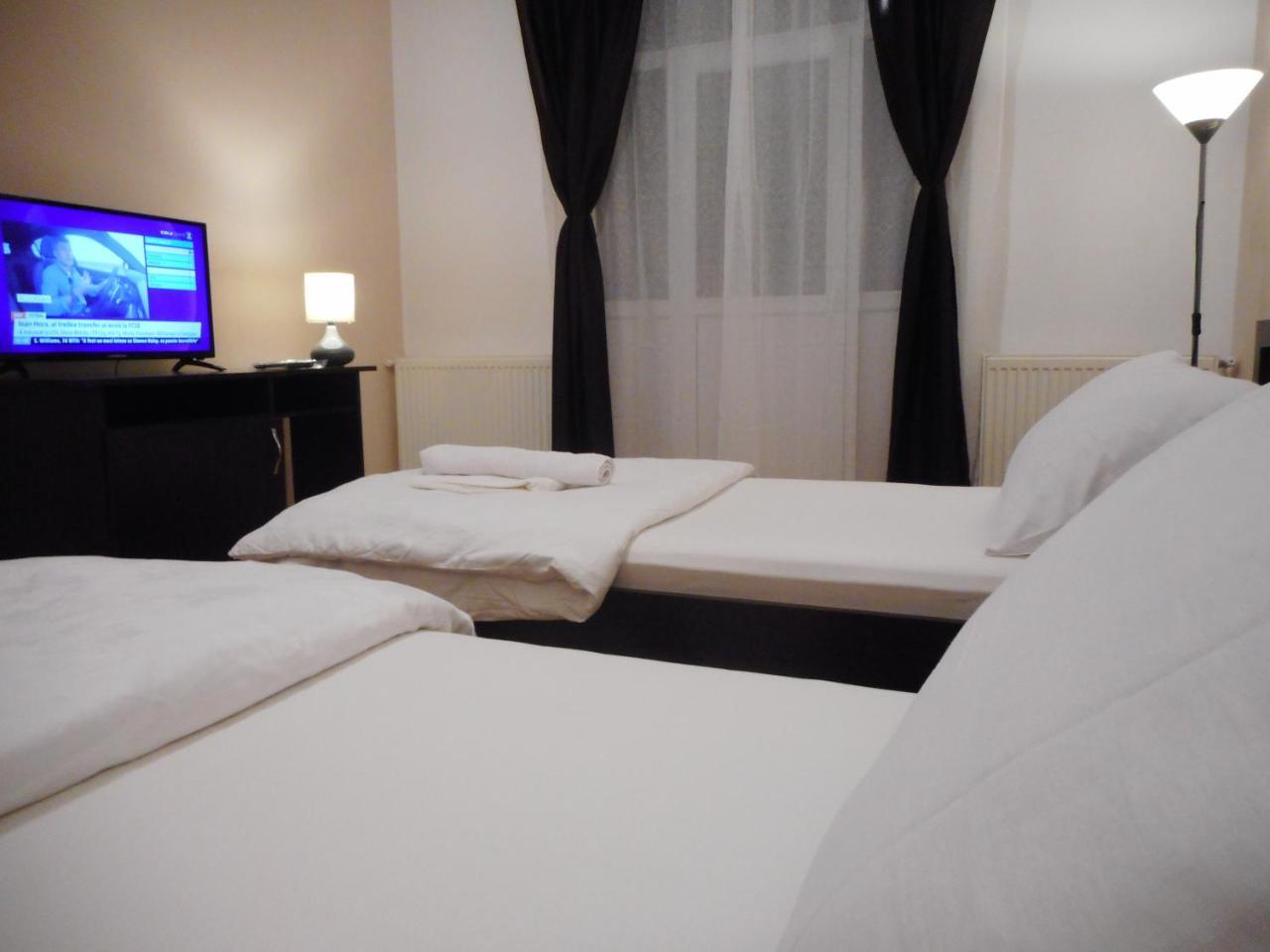 Hotel Holiday Victoria วิกตอเรีย ภายนอก รูปภาพ